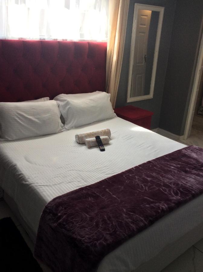 De Capital Guest House Іст-Лондон Екстер'єр фото